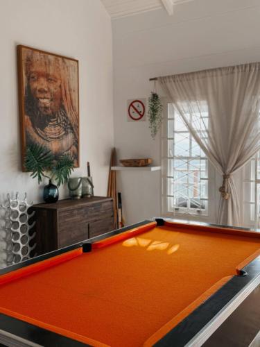 Meja biliard di The White House at Mngazana