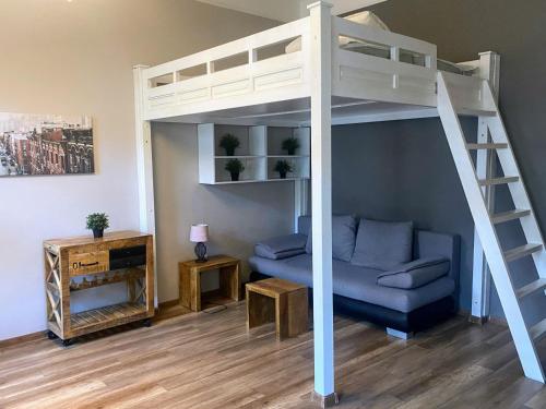 Scarlet Timber Apartment