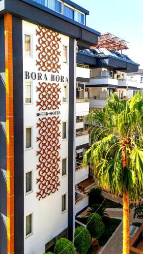 Bangunan di mana terletaknya hotel