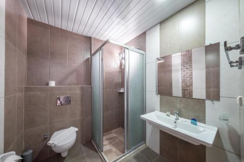 Bilik mandi di Bora Bora Butik Hotel