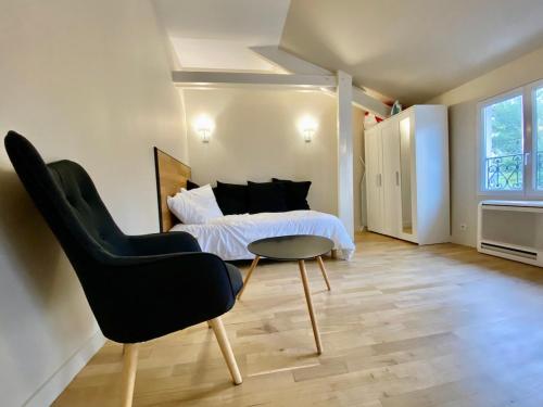 Studio 2 new over-equipped Colombes