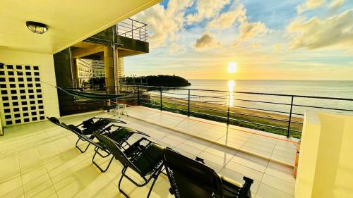 Beach Front House - Ocean & Sunset View - Piano