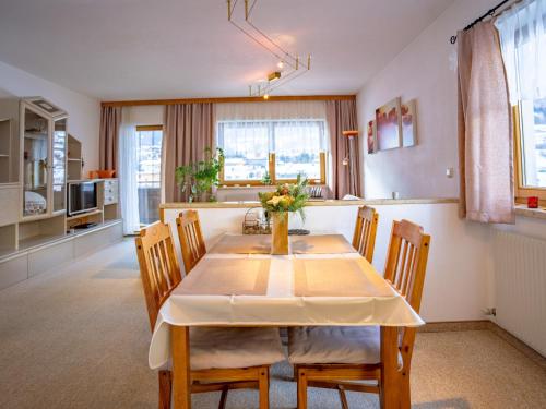 Η κουζίνα ή μικρή κουζίνα στο Apartment Bichleregg by Interhome