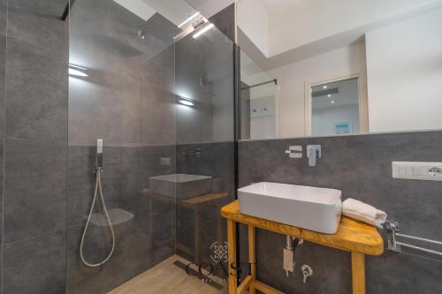 Ένα μπάνιο στο White Sea House - Trilocale Moderno e spazioso