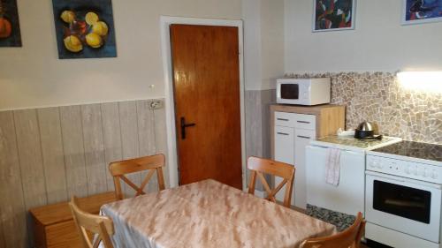Η κουζίνα ή μικρή κουζίνα στο Apartment Am Hemberg