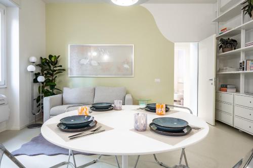 Design and Silence - Wide renovated apartment 2 stops from centrale photo 13