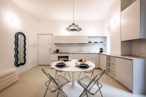 Design and Silence - Wide renovated apartment 2 stops from centrale photo 15