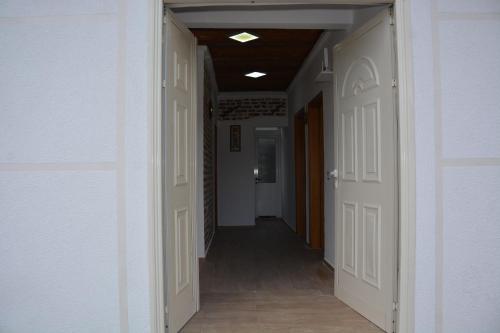Fotografie z fotogalerie ubytování Guest House Cela v destinaci Zhaban