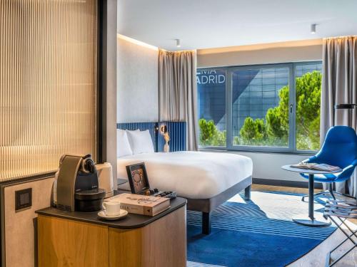 Pullman Madrid Airport & Feria Image