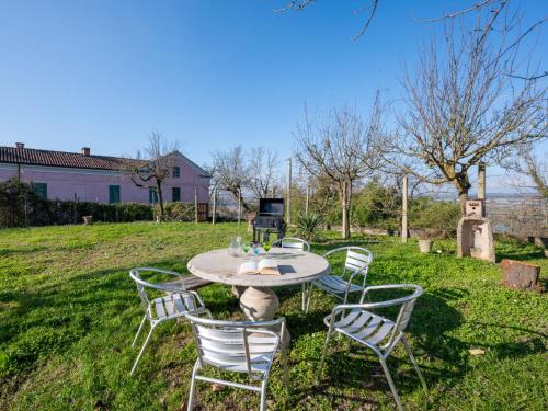 Сад в Holiday Home al Sentiero by Interhome