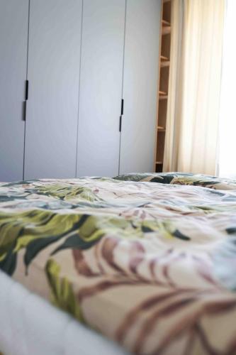 Ένα ή περισσότερα κρεβάτια σε δωμάτιο στο VApartment Poprad, view of the Tatras, private parking