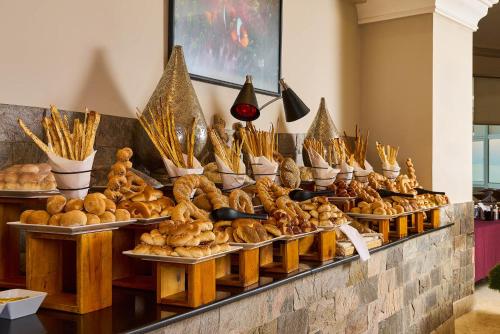 Mad på resortet eller i nærheden