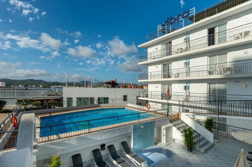 Gallery image of Aparthotel Vibra del Mar - Adults only in San Antonio