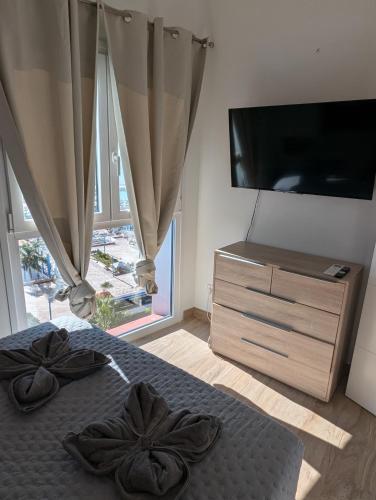 Waterfront in Heart of Paseo Maritimo - Marbella!