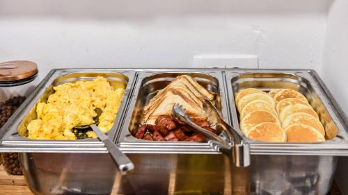 Makanan di atau berdekatan apartmen