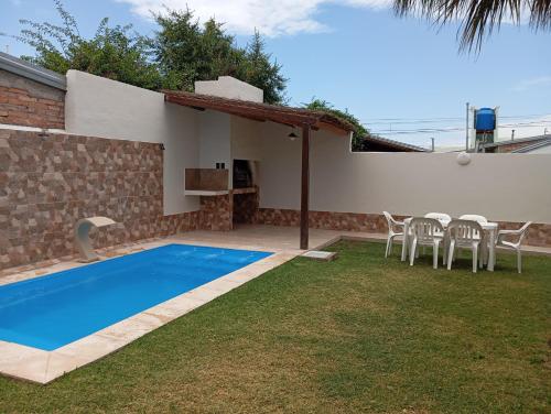 Swimmingpoolen hos eller tæt på Alojamiento con pileta Mesas