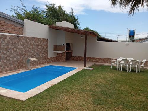 Swimmingpoolen hos eller tæt på Alojamiento con pileta Mesas