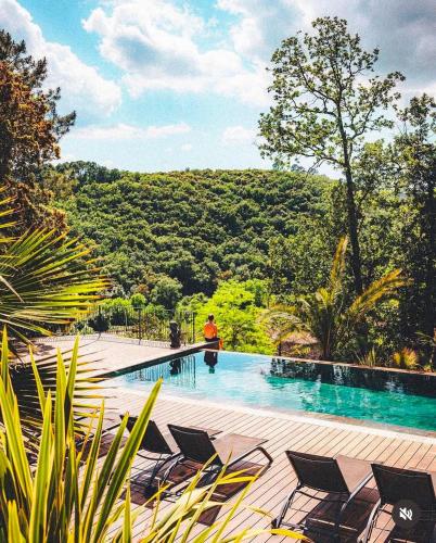 \"Les Hauts du Marquet\" - Meublé de tourisme 5 Etoiles - Gîte de groupe 15 Personnes en Cévennes - Piscine à débordement - Balnéo - Sauna - Nature