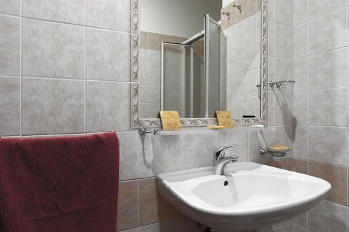 A bathroom at Albergo Vecchio Forno