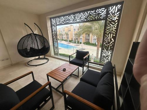 Fotografie z fotogalerie ubytování Pool & Sea View 2BR in Mangroovy v destinaci Hurghada