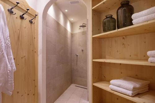 Chalet Tyrolian Apartments - by Familiarisにあるバスルーム
