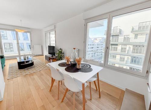 Φωτογραφία από το άλμπουμ του Balcon ensoleillé, design moderne σε Châtenay-Malabry