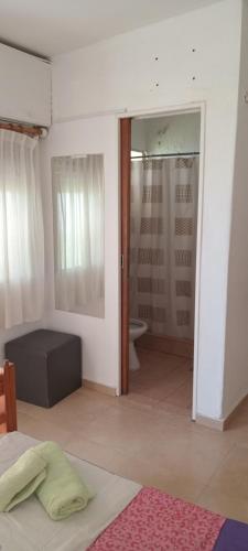 Ένα μπάνιο στο Alojamiento viajeros