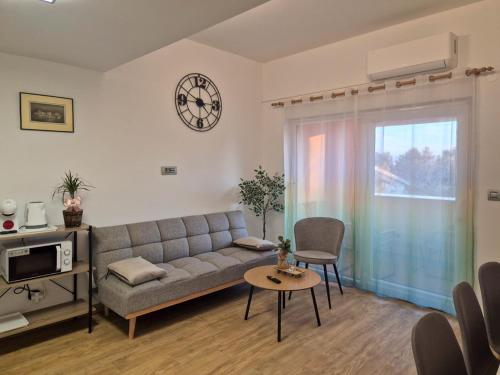 Bijeg u mir, Dvosobni apartman