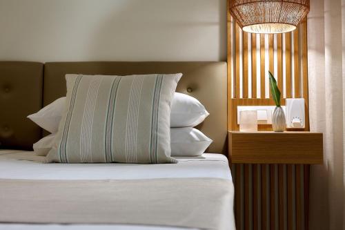 Alai Crete, a Tribute Portfolio Resortにあるベッド