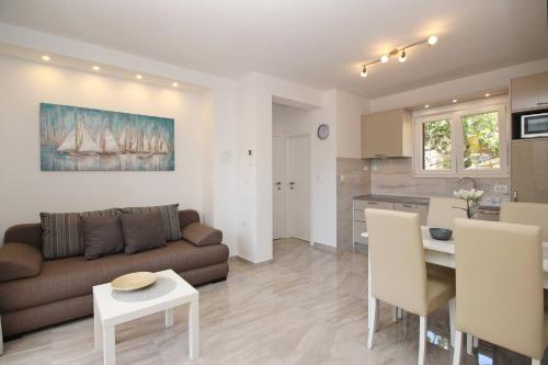 Sunshine Residence Baska