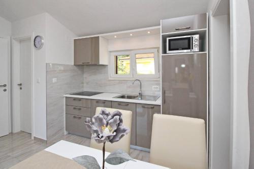 Sunshine Residence Baska