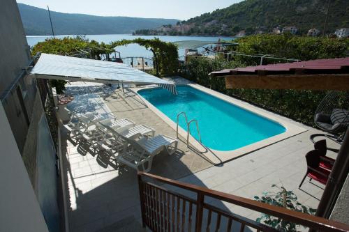 Beachfront Holiday Home MaMi