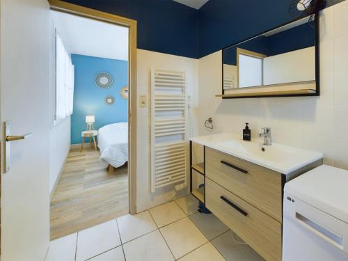 Koupelna v ubytování À 110 m de la plage, appartement moderne pour 4