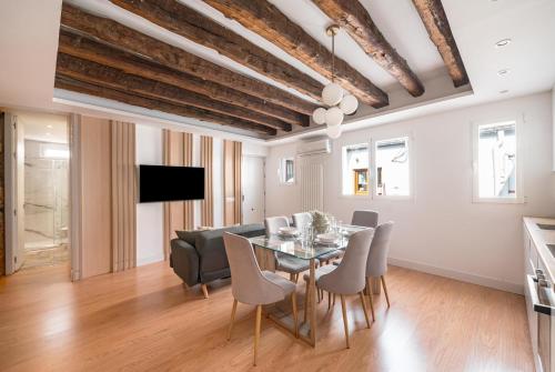 Chueca II calle Barco 2BR 2BH