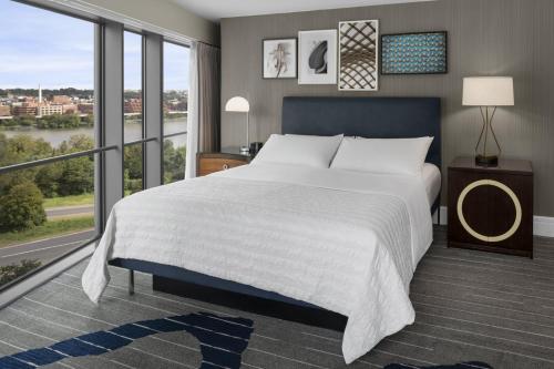 Le Meridien Arlington Image
