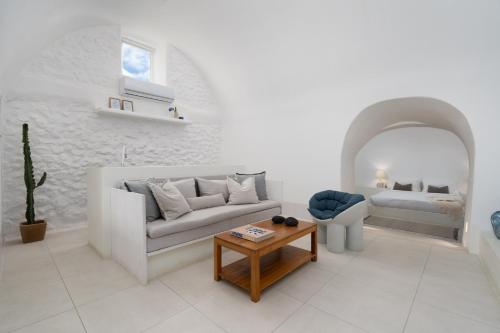 Χώρος καθιστικού στο Kalyva Cycladic house - Oia Santorini