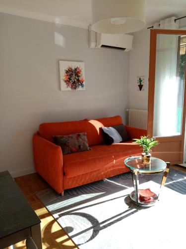 Posezení v ubytování Aix centre charmant T2 climatisé parc jourdan