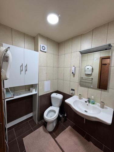 Phòng tắm tại JMN Pamporovo