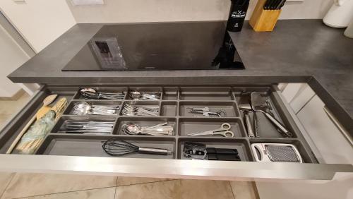 Kuchyň nebo kuchyňský kout v ubytování Gästehaus Ferienwohnung Zimmer 2C oder Zimmer 2D Jülich