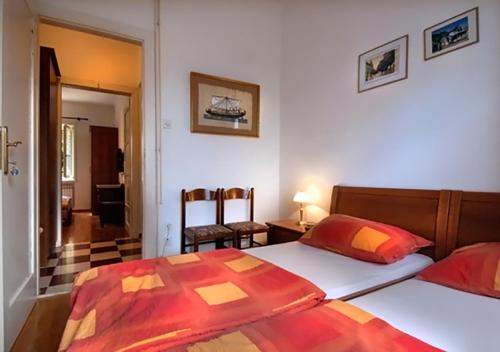 Angela Rooms