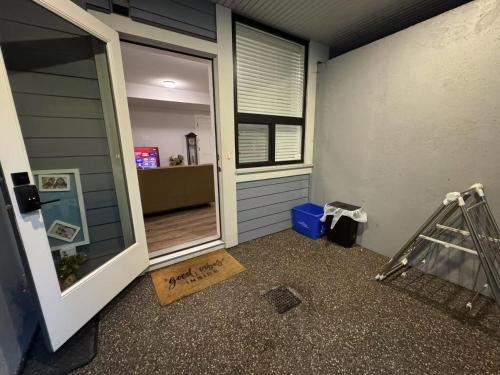 Φωτογραφία από το άλμπουμ του Modern 2BR Suite Near Morgan Creek & White Rock σε Surrey