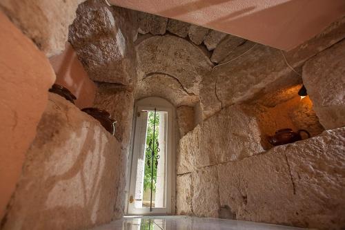 Apartment Dioklecian Wall