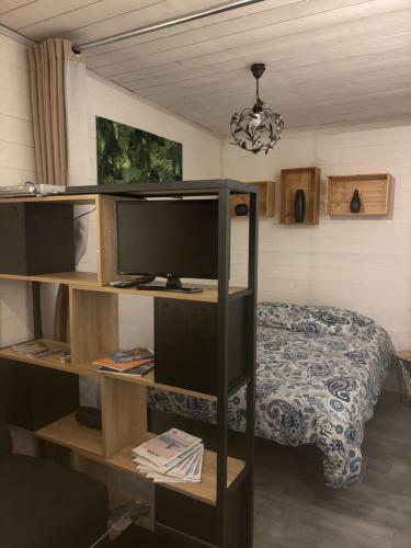 Photo de la galerie de l'établissement Le Chalet au bord des pistes cyclables, à Sainte-Hélène