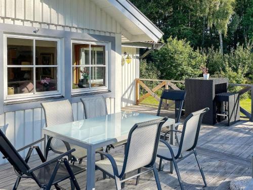 Un patio o zona al aire libre en 4 star holiday home in SÖLVESBORG-By Traum