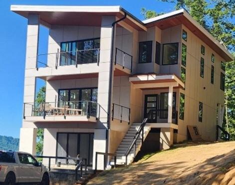 Tòa nhà nơi nhà nghỉ dưỡng tọa lạc