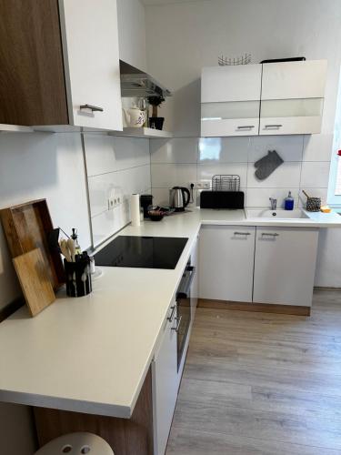 Nhà bếp/bếp nhỏ tại COZY by Interior Apartments