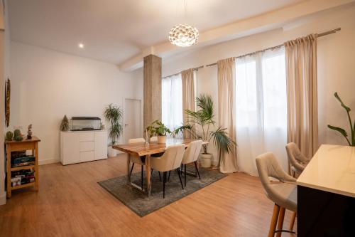 Habitación con Terraza y Baño Privado y Comodidades Compartidas