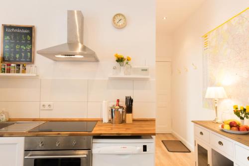 FRITZ by ROCKCHAIR Apartments l SUPERHOST Status l 3 Bedrooms Boxspringbeds 2 Bathrooms 2 Kitchen - Cozy Family & Business Flair welcomes you! photo 19