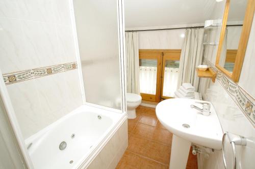 Koupelna v ubytování EVA & TRAVEL - Hotel LA BOTIGA