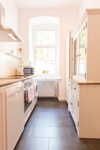 FRITZ by ROCKCHAIR Apartments l SUPERHOST Status l 3 Bedrooms Boxspringbeds 2 Bathrooms 2 Kitchen - Cozy Family & Business Flair welcomes you! photo 23